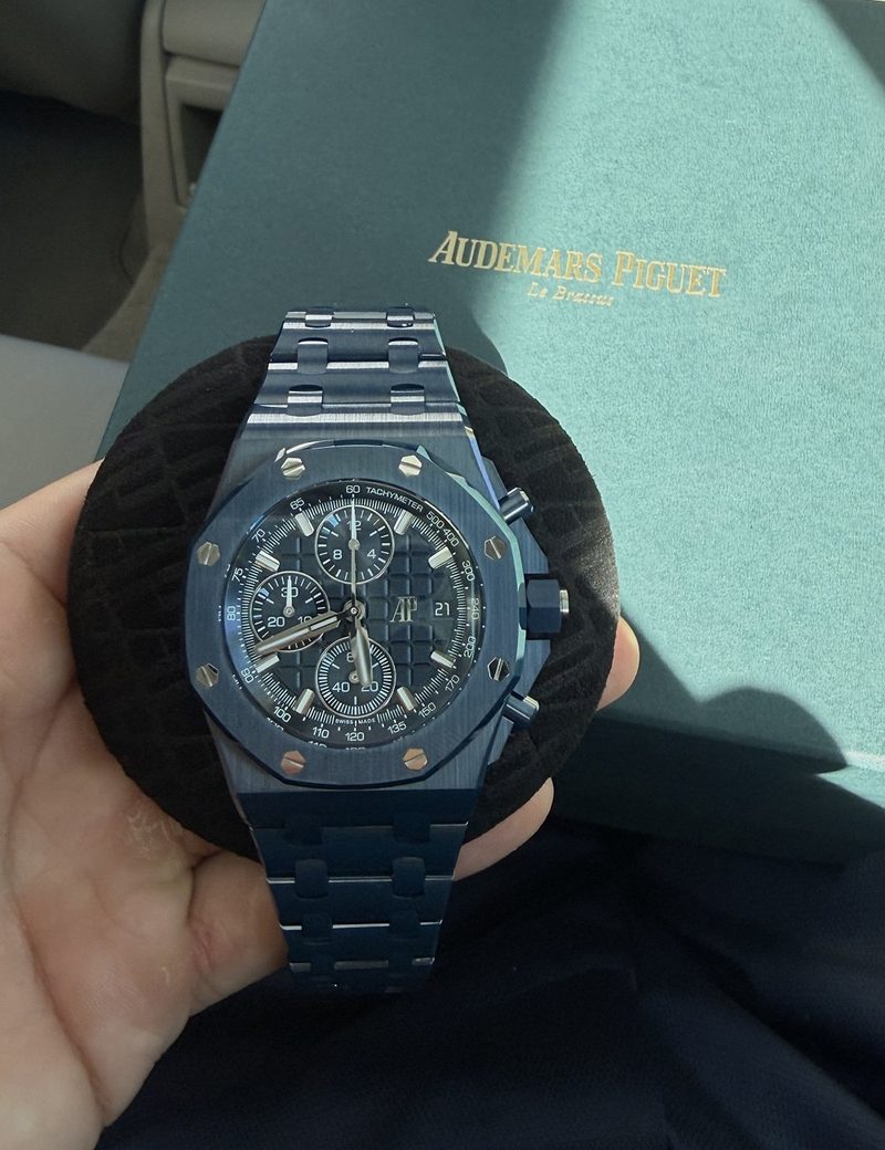 Audemars Piguet Royal Oak Offshore bleue avec son écrin